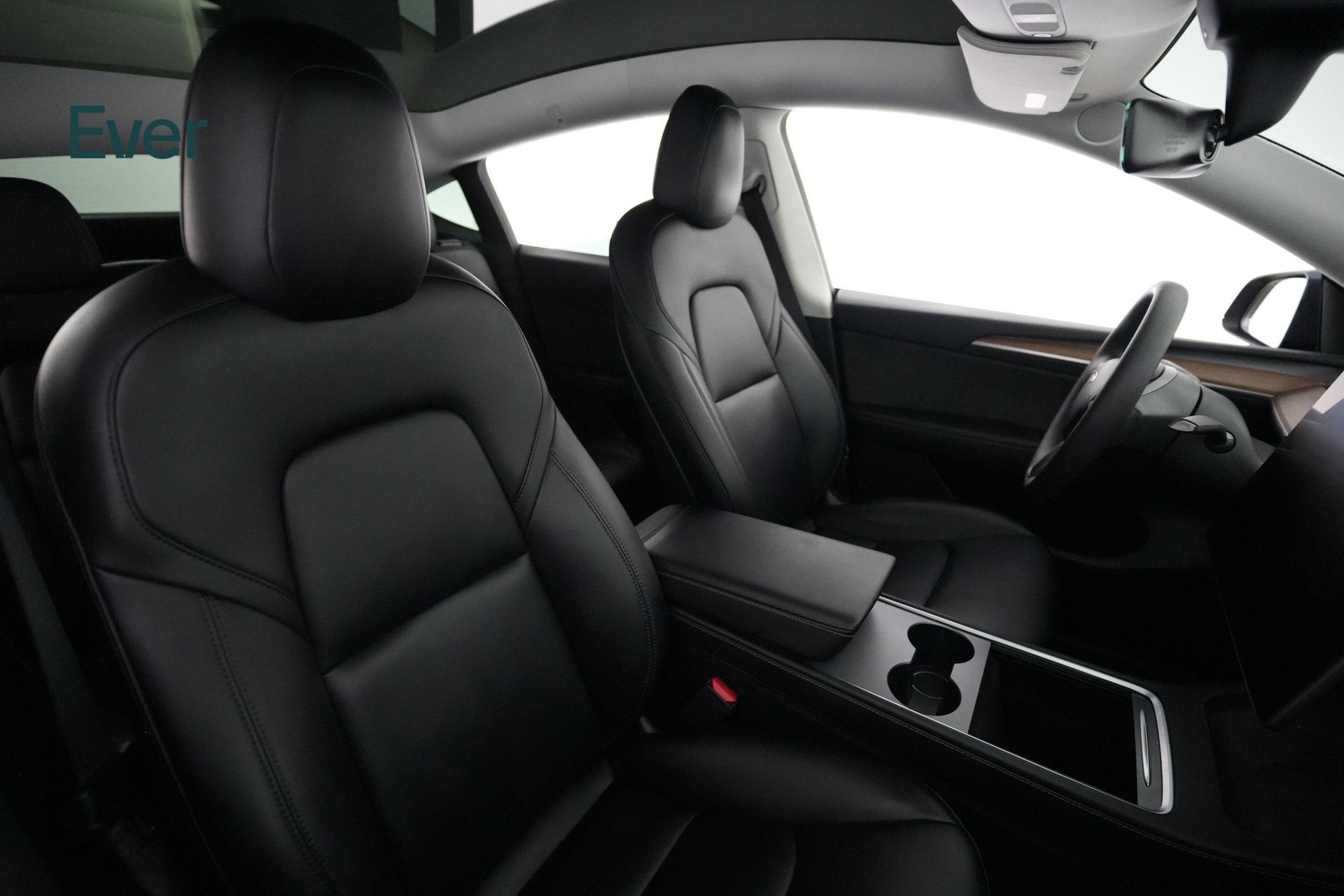 Used 2022 Tesla Model Y Long Range AWD/4WD image 23