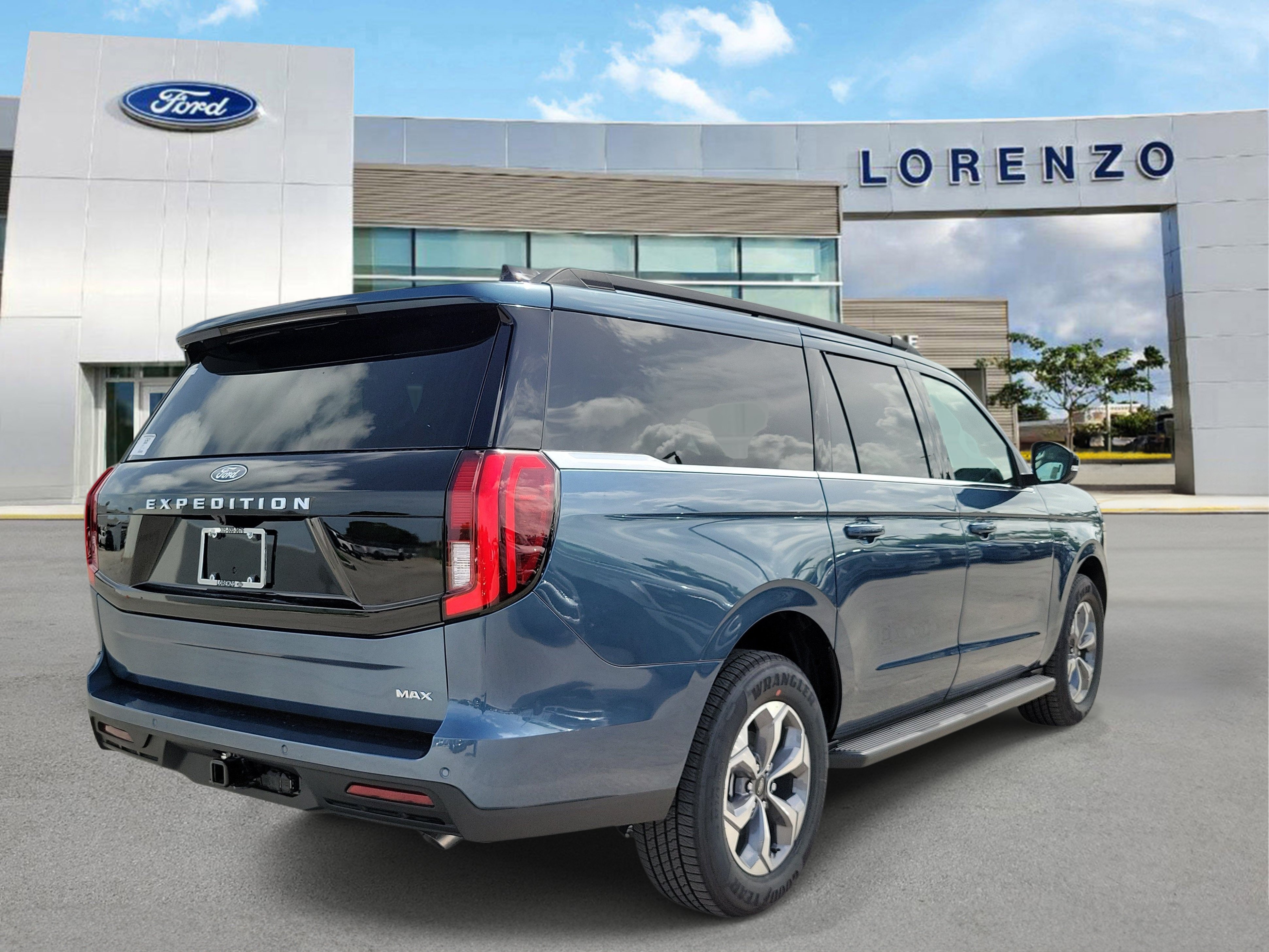 New 2027 Ford Expedition Max Active RWD image 4