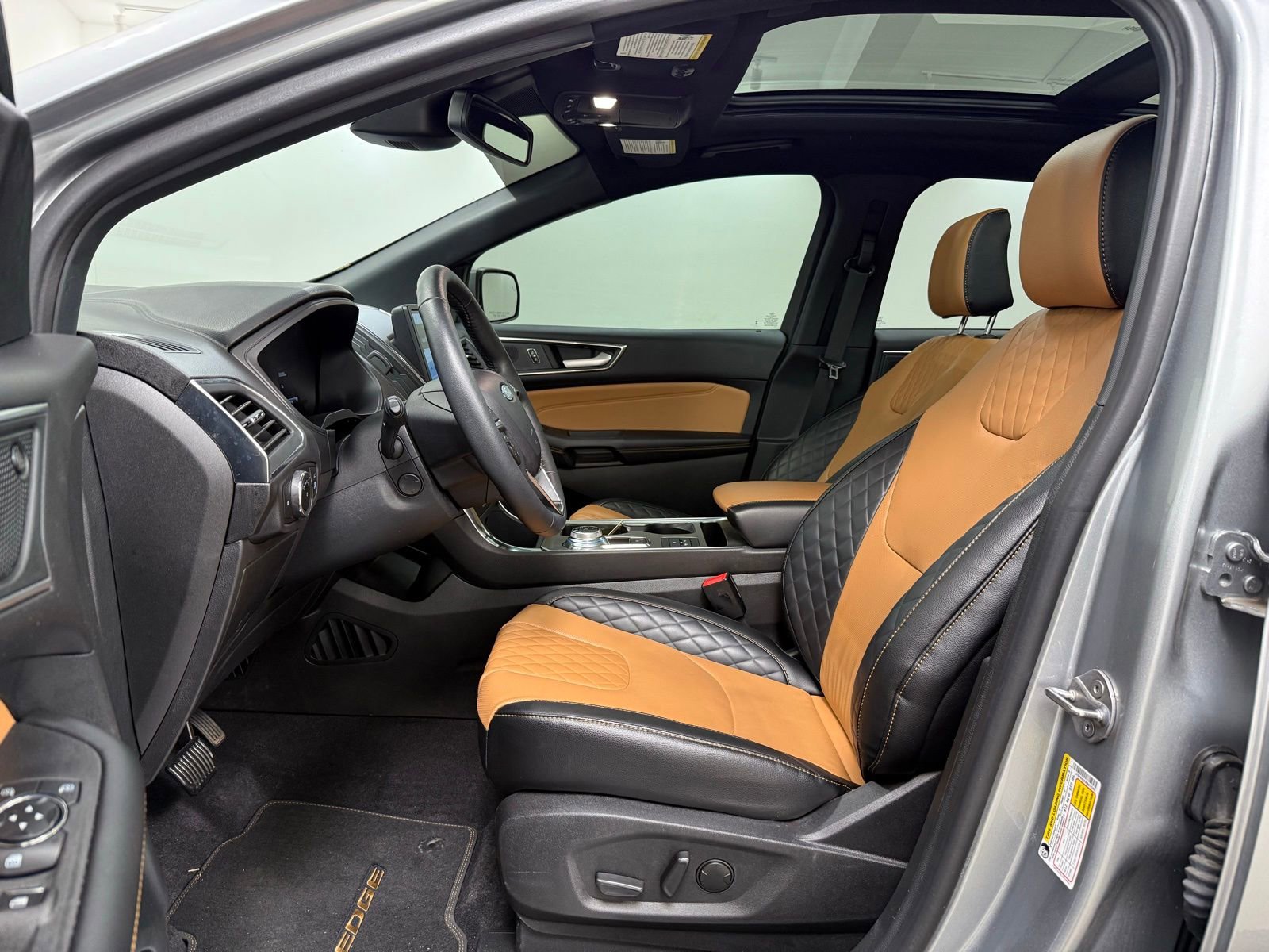 Used 2024 Ford Edge Titanium w/ Titanium Elite Package image 17