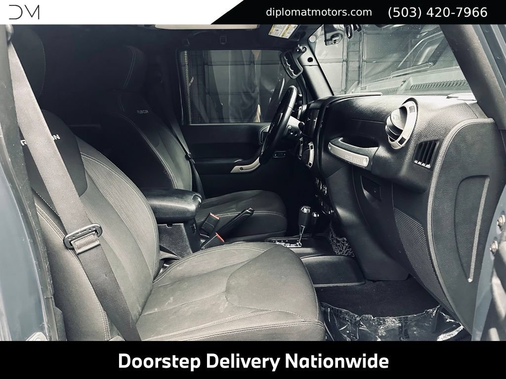 Used 2017 Jeep Wrangler Unlimited Rubicon w/ Connectivity Group AWD/4WD image 19