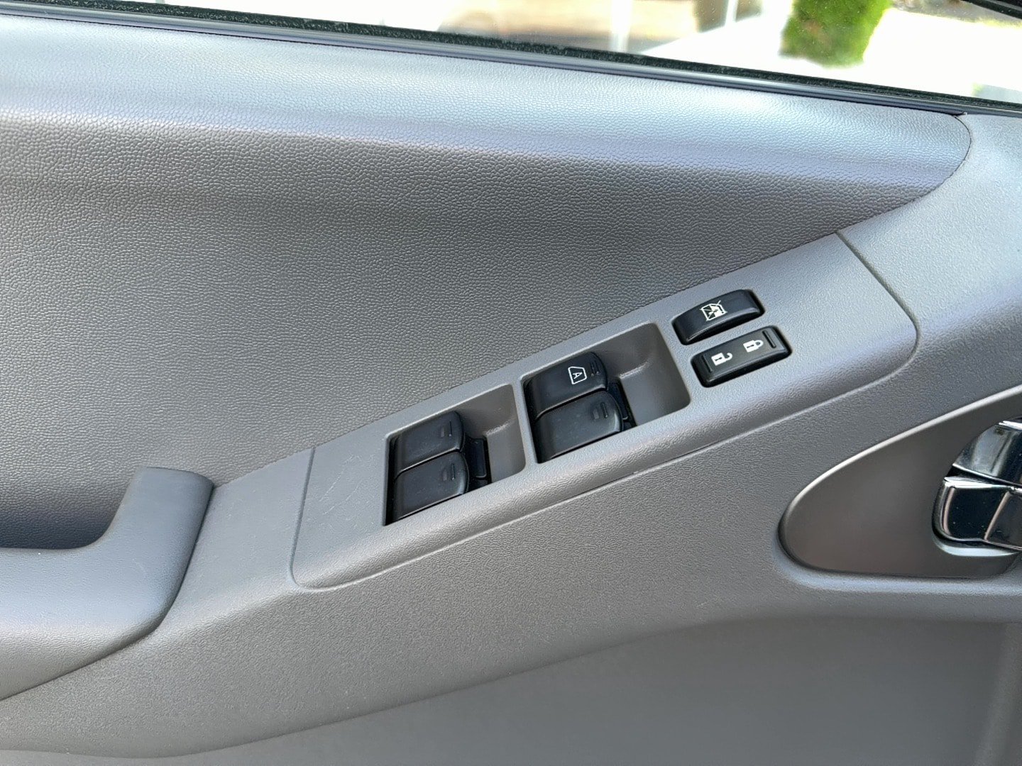 Used 2013 Nissan Frontier SV w/ SV Value Truck Pkg RWD image 14