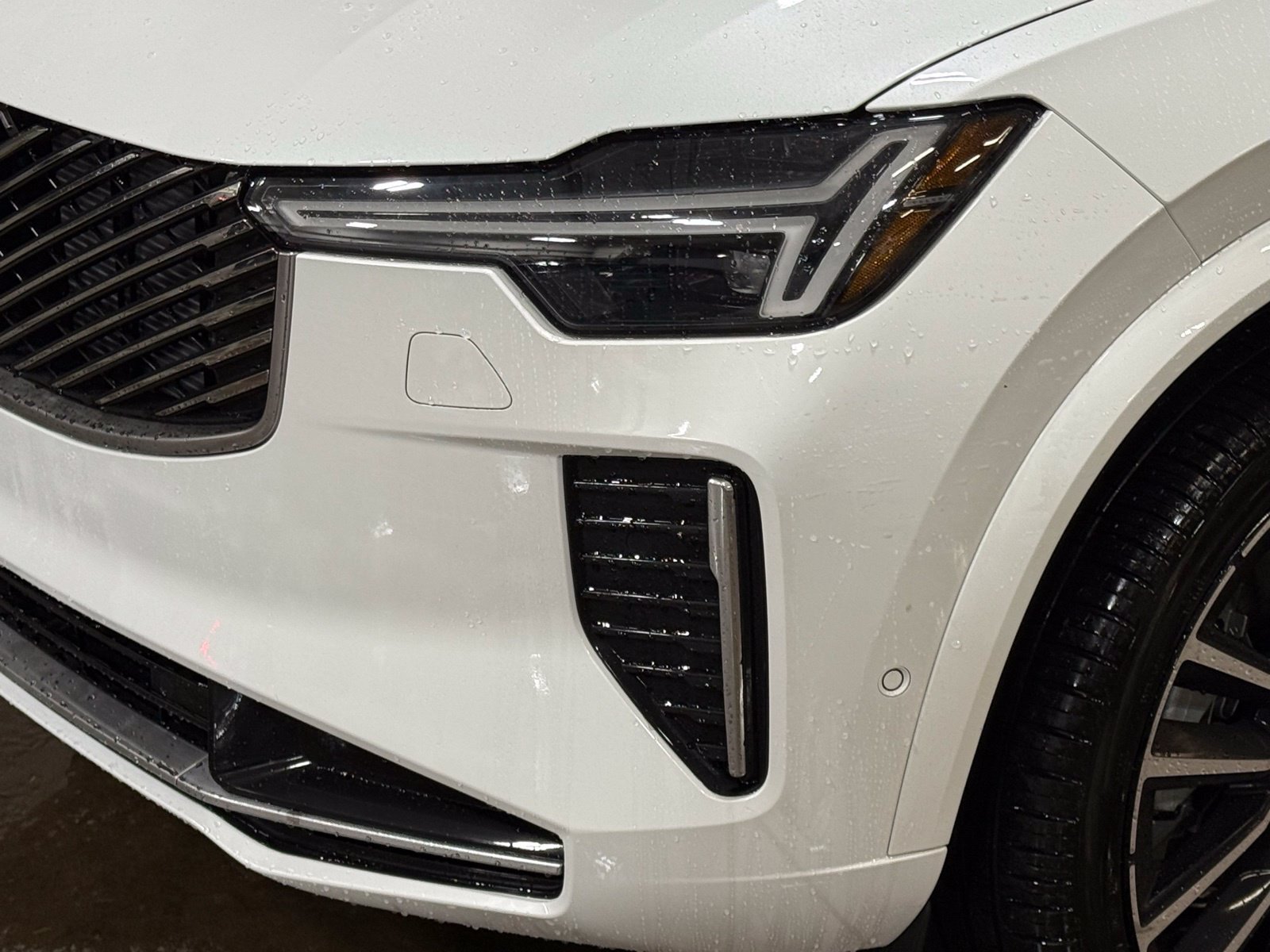 New 2026 Volvo XC90 B6 Plus w/ Protection Package Premier AWD/4WD image 11