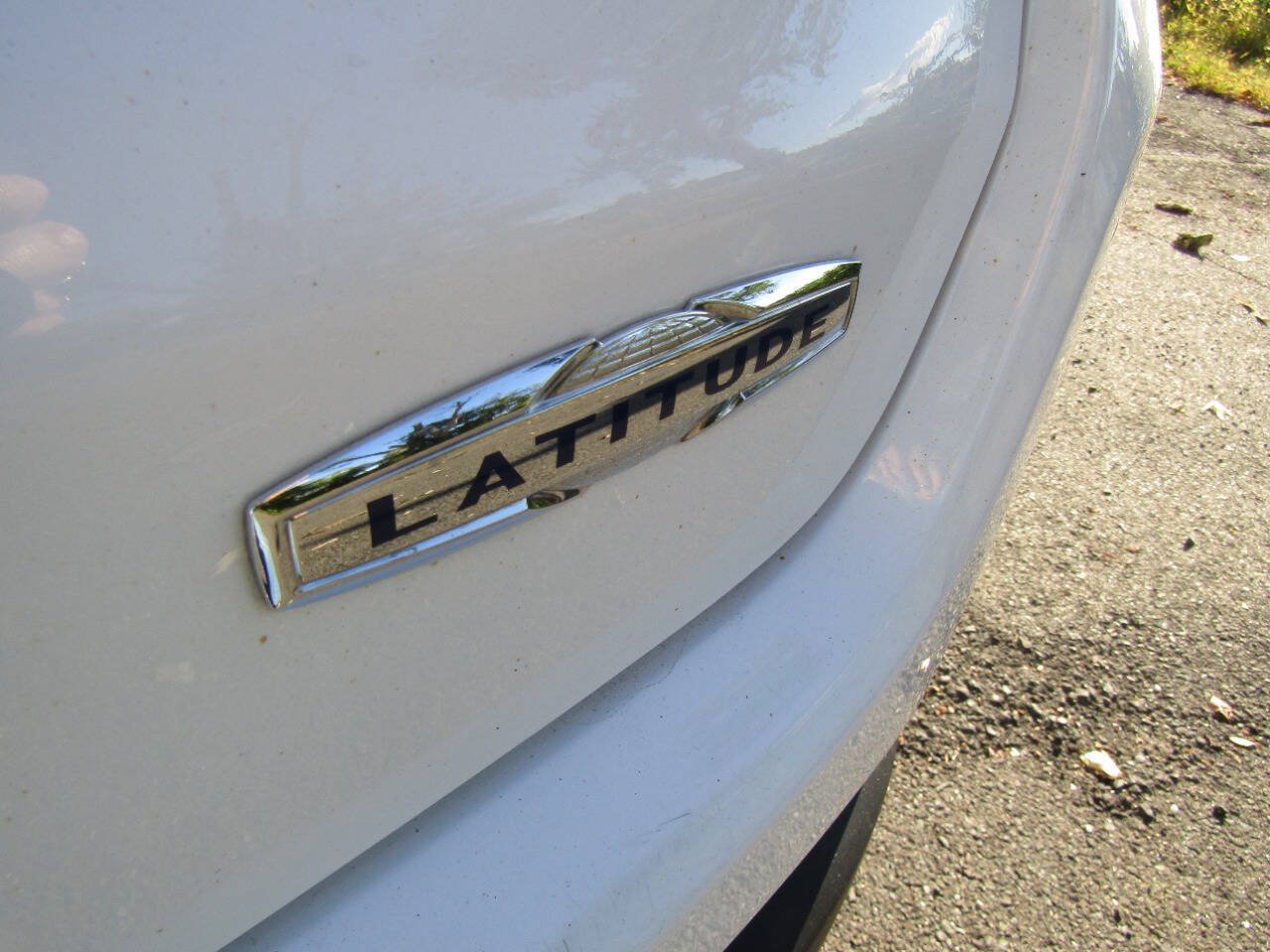 Used 2024 Jeep Compass Latitude AWD/4WD image 32