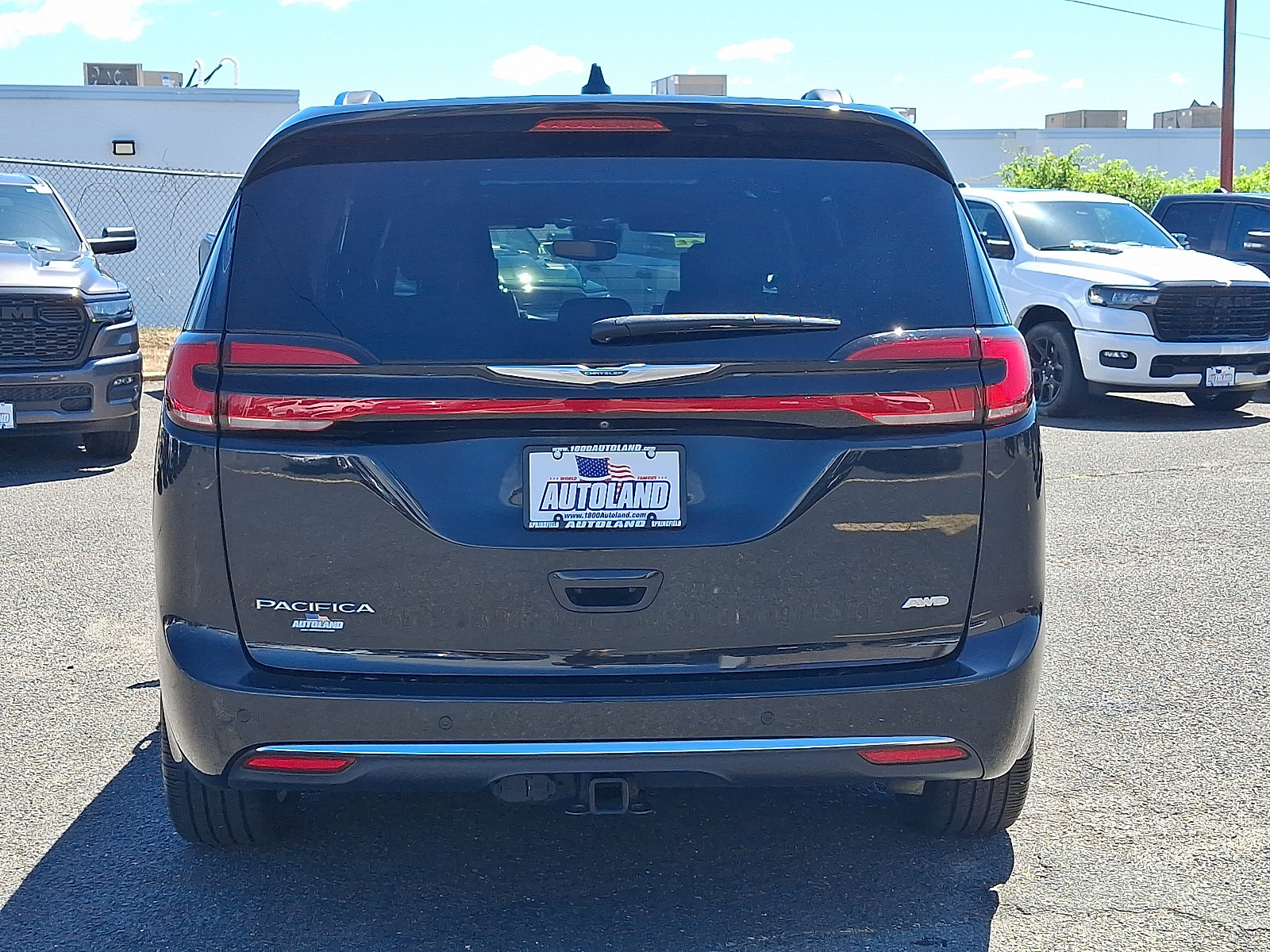Used 2022 Chrysler Pacifica Pinnacle AWD/4WD image 6