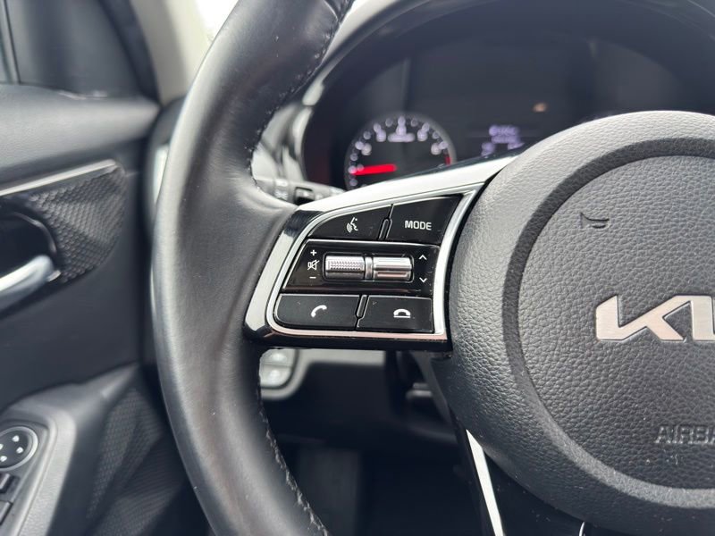 Used 2022 Kia Seltos EX image 24