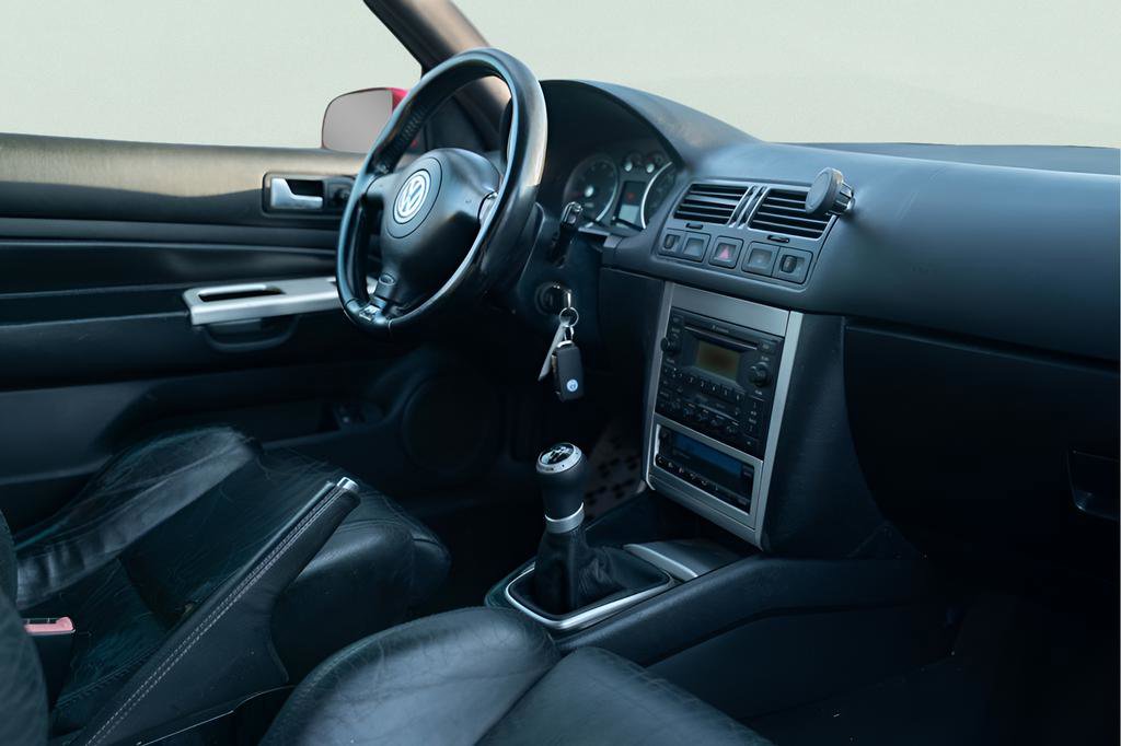 Used 2004 Volkswagen R32 image 35