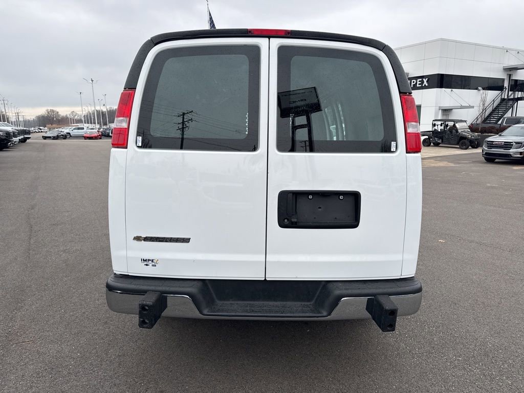 Used 2024 Chevrolet Express 2500 w/ Driver Convenience Package image 4