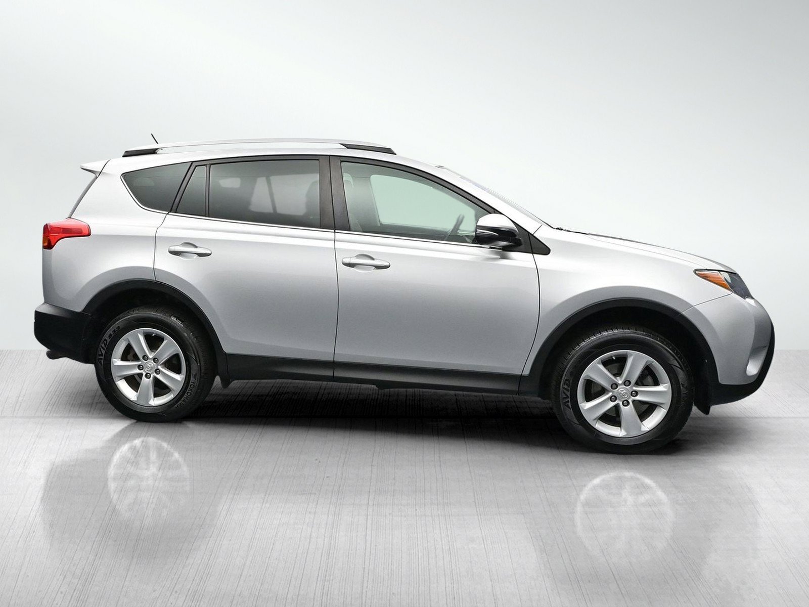 Used 2014 Toyota RAV4 XLE AWD/4WD image 8
