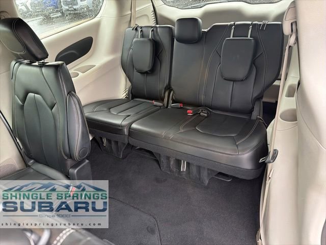 Used 2024 Chrysler Pacifica Touring-L FWD image 24