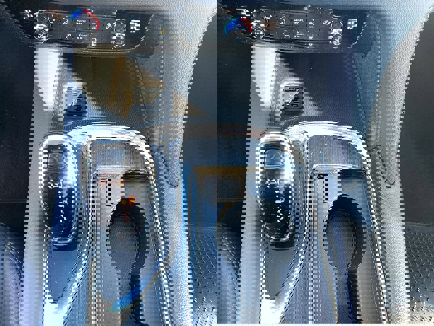 Used 2020 Buick Enclave Essence image 20