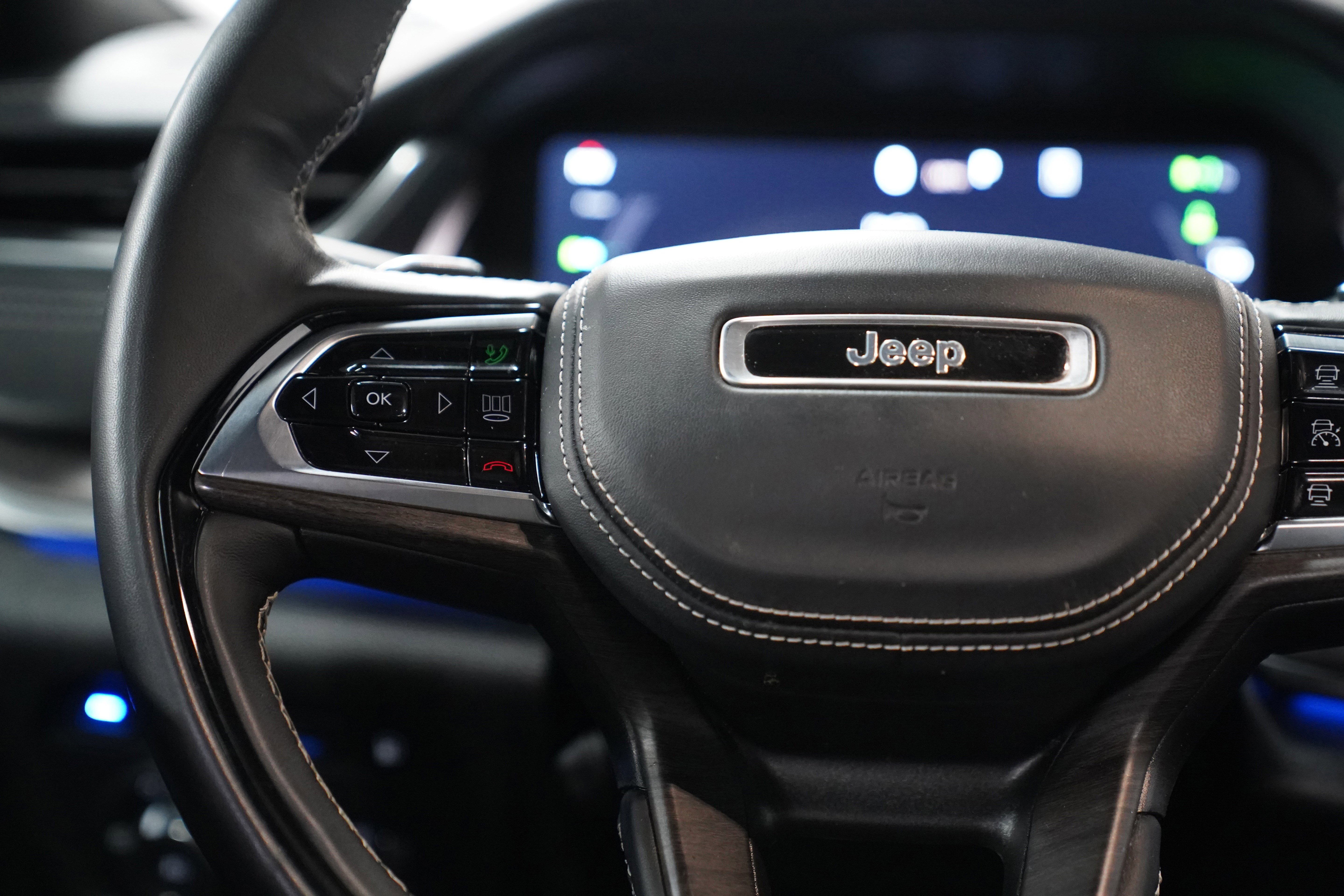 Used 2023 Jeep Grand Cherokee Overland w/ Advanced Protech Group III image 20