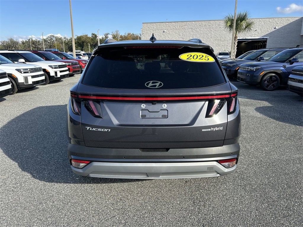 Used 2025 Hyundai Tucson Limited image 10