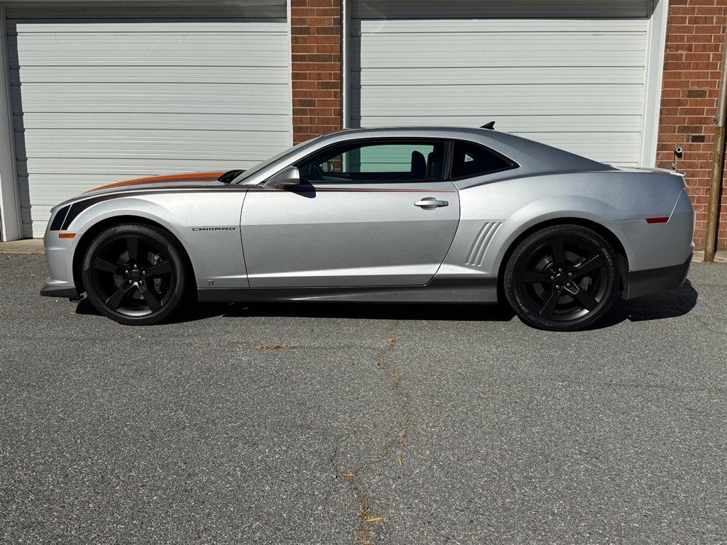 Used 2010 Chevrolet Camaro SS w/ LPO, Ground Effects Package image 22