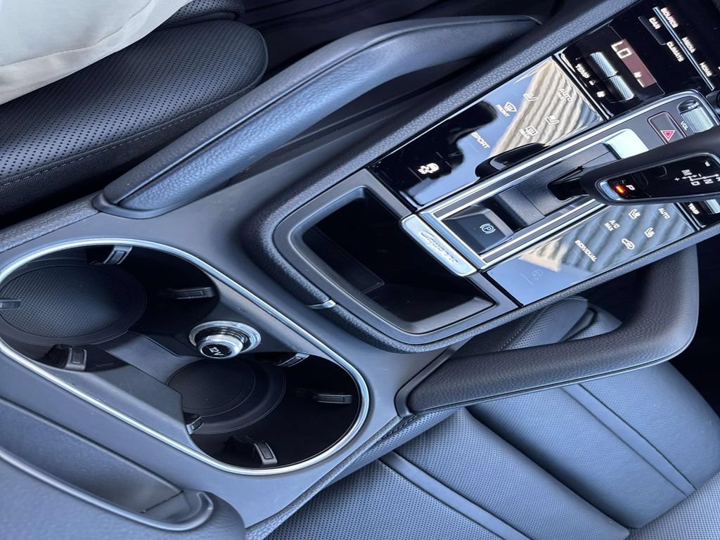 Certified 2023 Porsche Cayenne AWD/4WD image 28