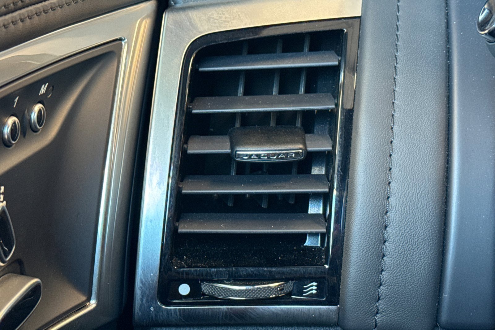 Used 2023 Jaguar F-TYPE R-Dynamic image 23