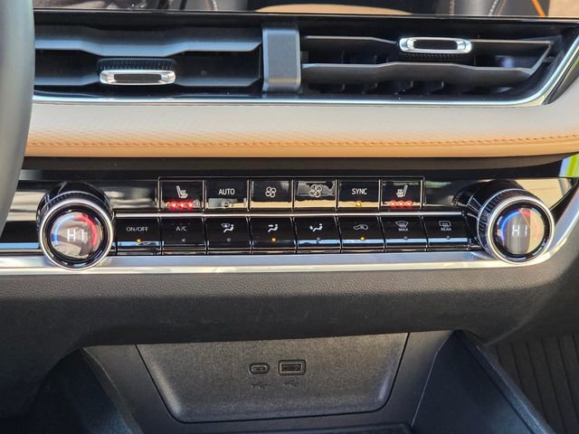 Used 2025 Chevrolet Equinox ACTIV image 24