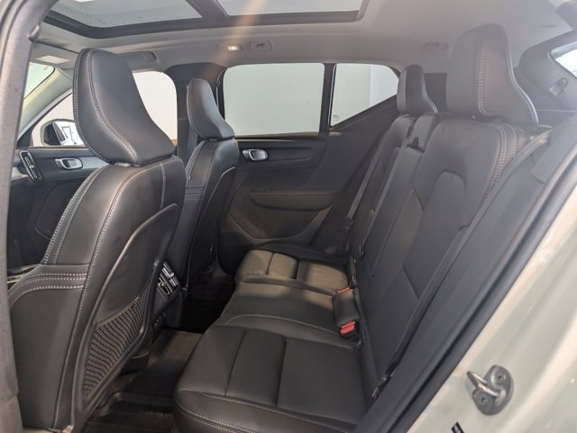 Used 2026 Volvo XC40 B5 Core w/ Climate Package image 24