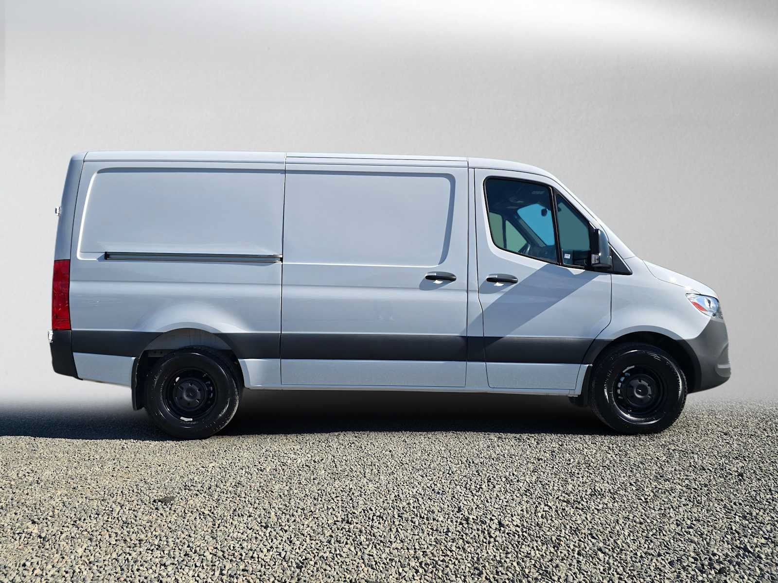 Used 2025 Mercedes-Benz Sprinter 2500 image 2