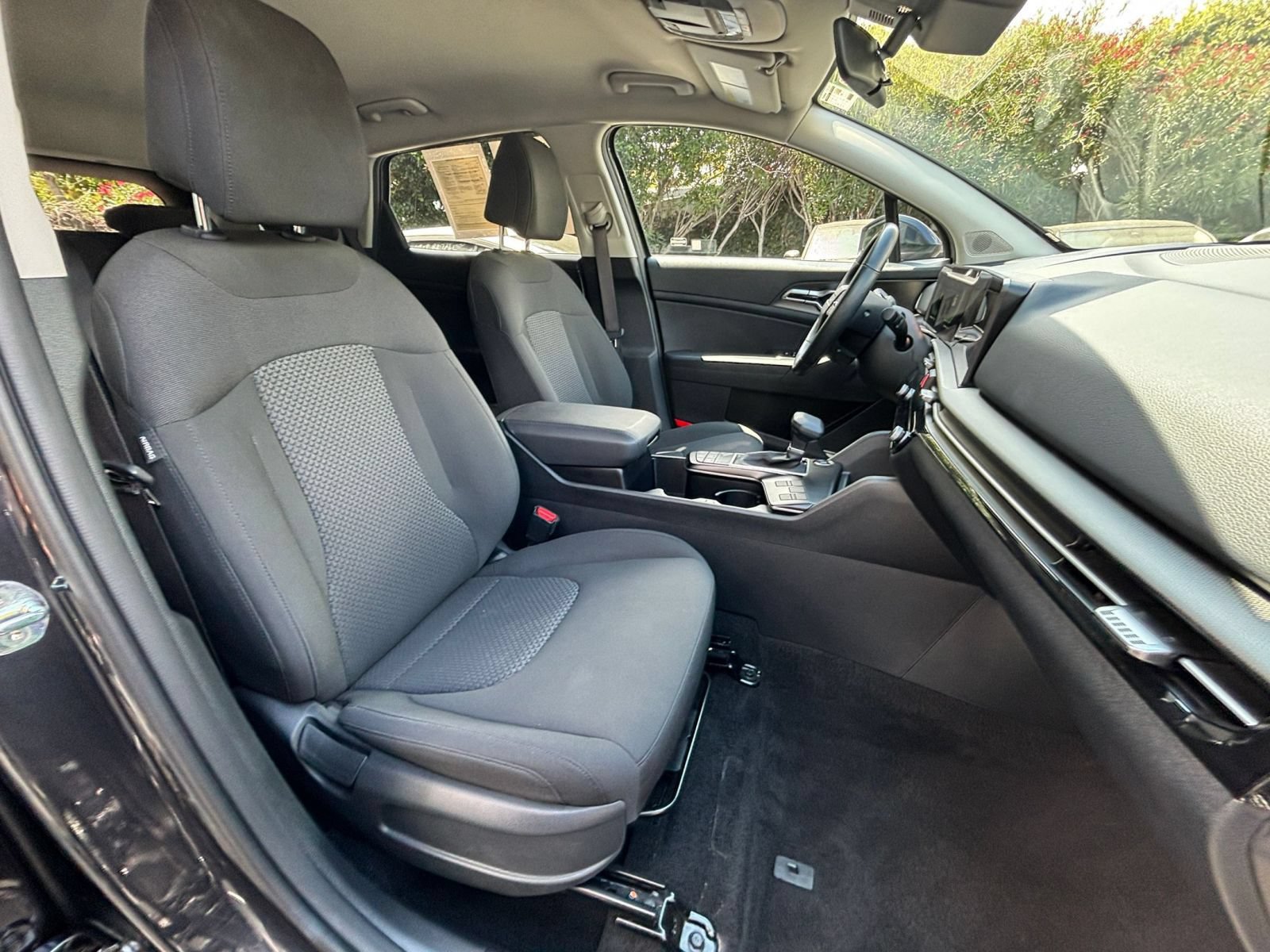 Used 2026 Kia Sportage LX FWD image 35