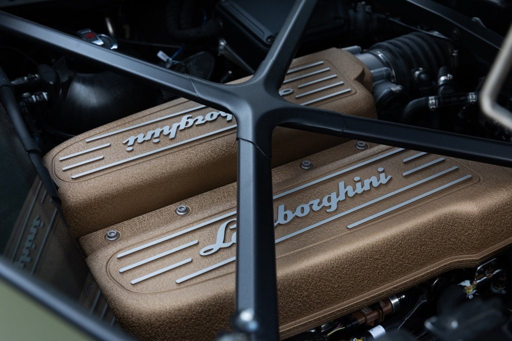 Used 2022 Lamborghini Huracan STO image 12