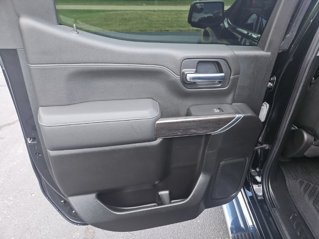 Used 2020 Chevrolet Silverado 1500 LTZ w/ LTZ Convenience Package AWD/4WD image 24