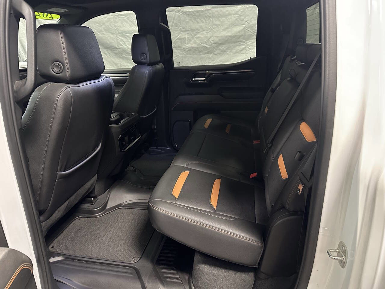 Used 2024 GMC Sierra 1500 AT4 w/ Technology Package image 10