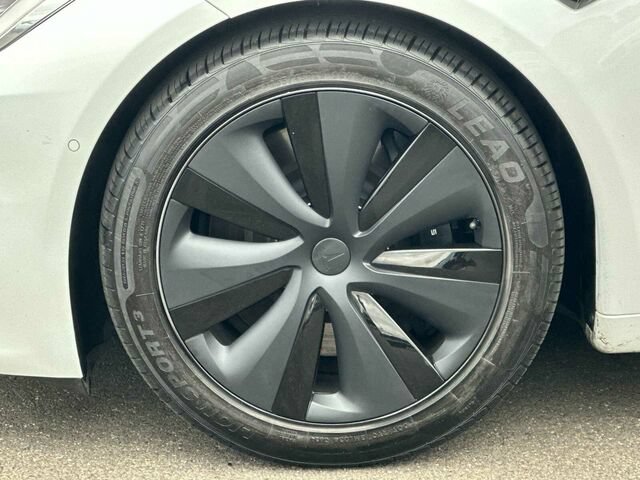 Used 2022 Tesla Model S AWD/4WD image 33