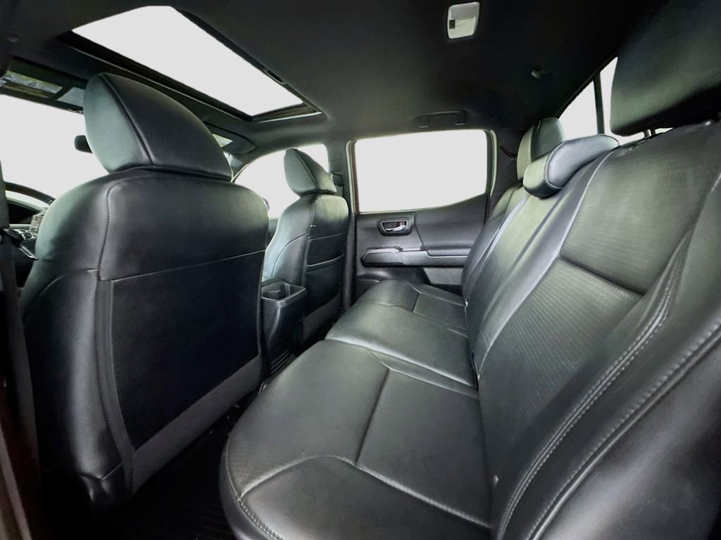 Used 2019 Toyota Tacoma TRD Off-Road w/ TRD Premium Off Road Package image 17