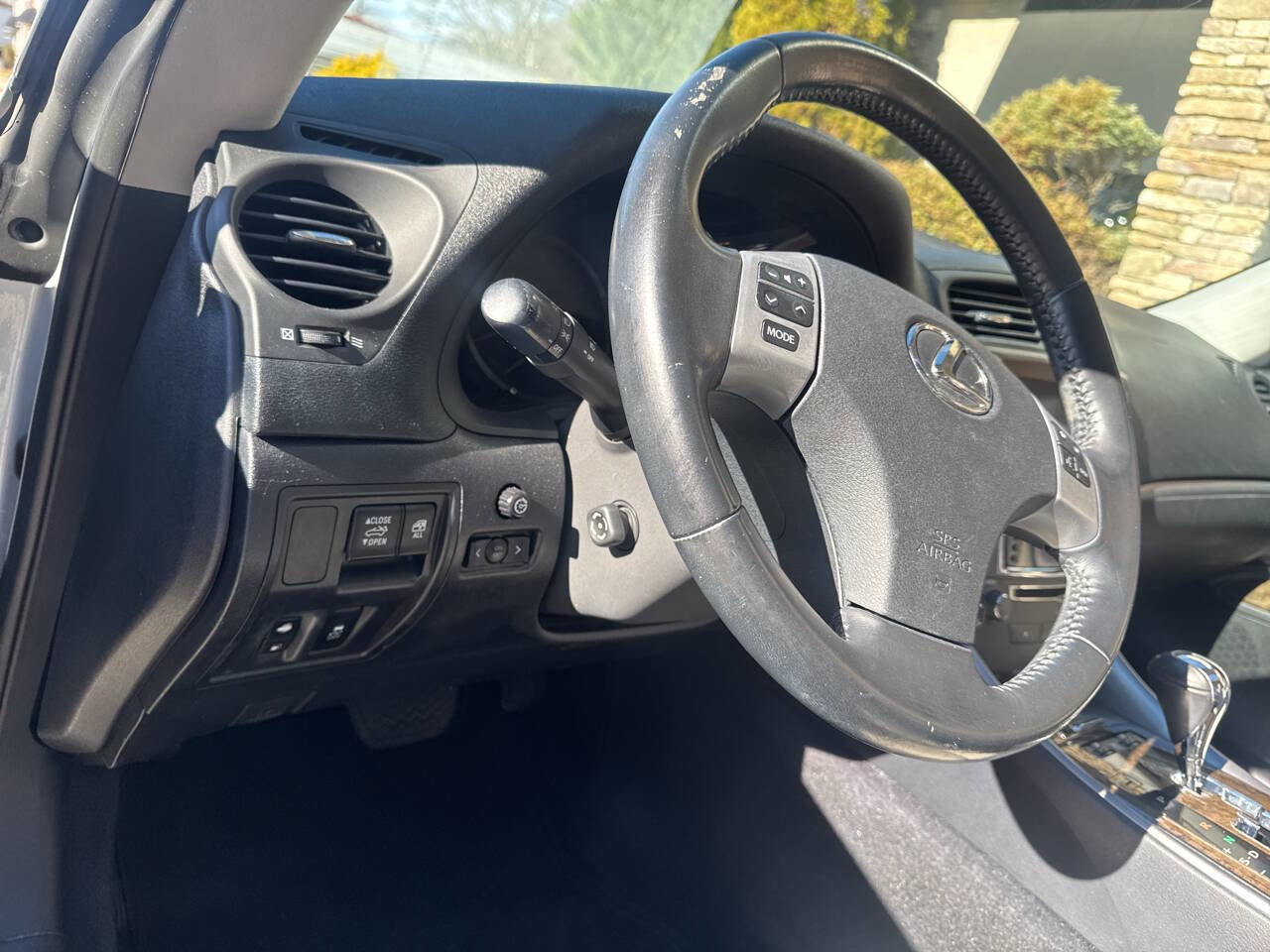 Used 2013 Lexus IS 250C w/ Luxury Pkg image 16