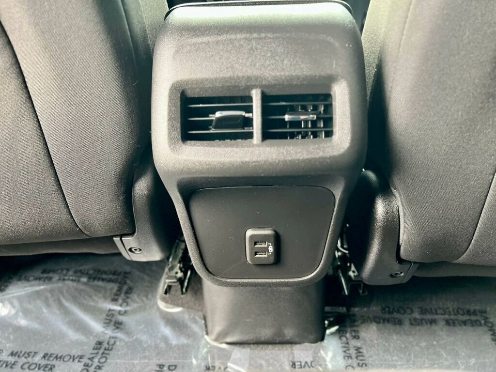 Used 2021 Chevrolet Equinox LT image 18