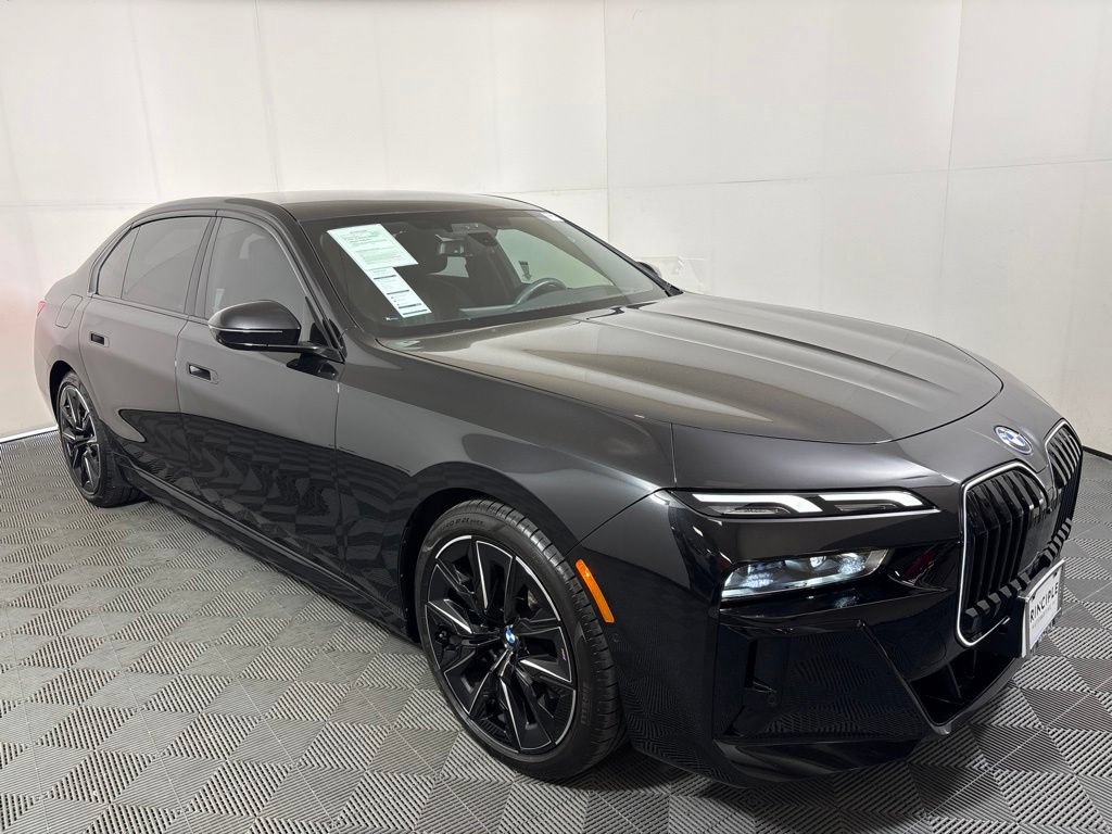 Certified 2025 BMW 750e xDrive AWD/4WD image 4