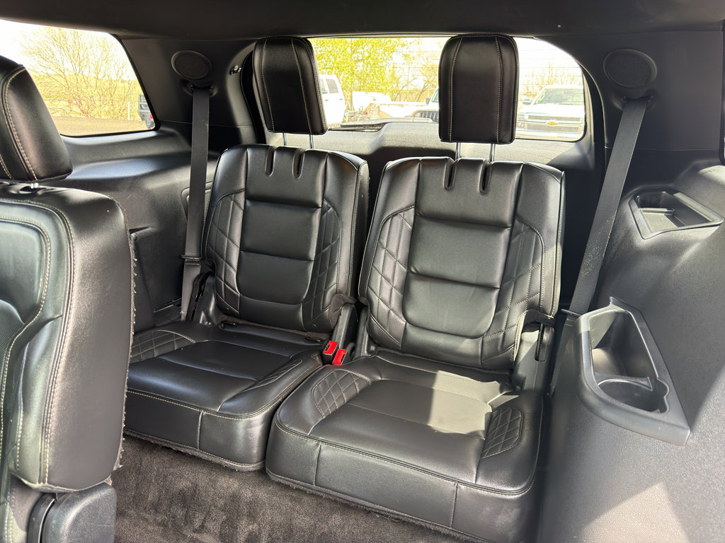 Used 2017 Ford Explorer Platinum AWD/4WD image 4