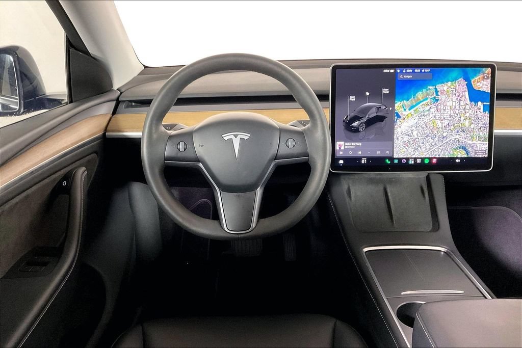 Used 2024 Tesla Model Y 2WD image 4