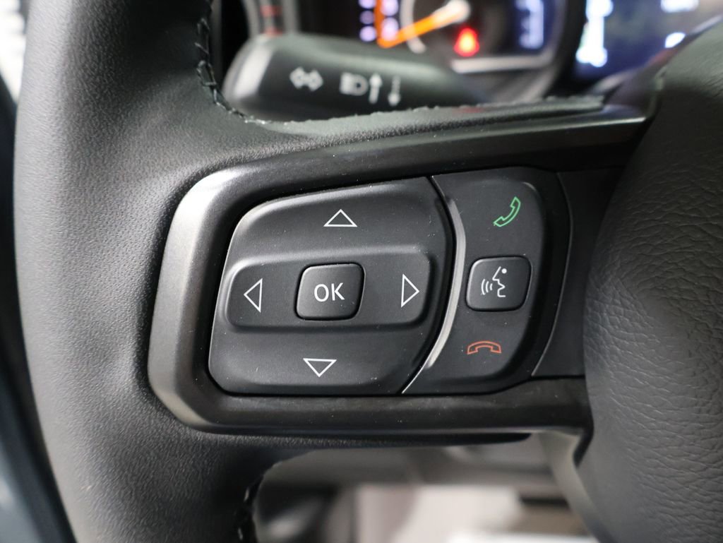 Used 2025 Jeep Wrangler Rubicon w/ Convenience Group AWD/4WD image 27