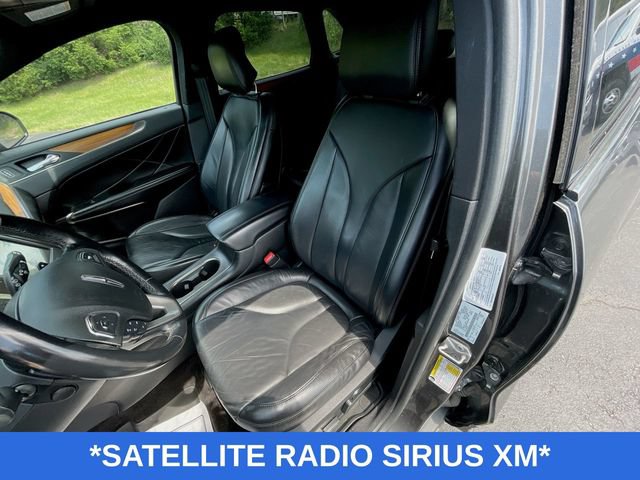 Used 2018 Lincoln MKC Select w/ Select Plus Package AWD/4WD image 12