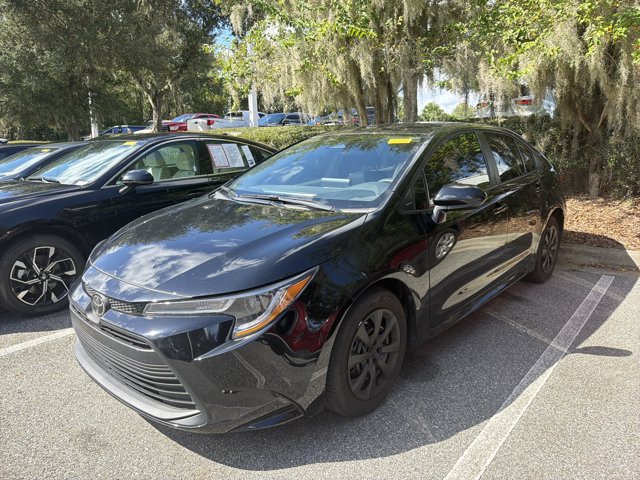 Used 2025 Toyota Corolla LE FWD image 4
