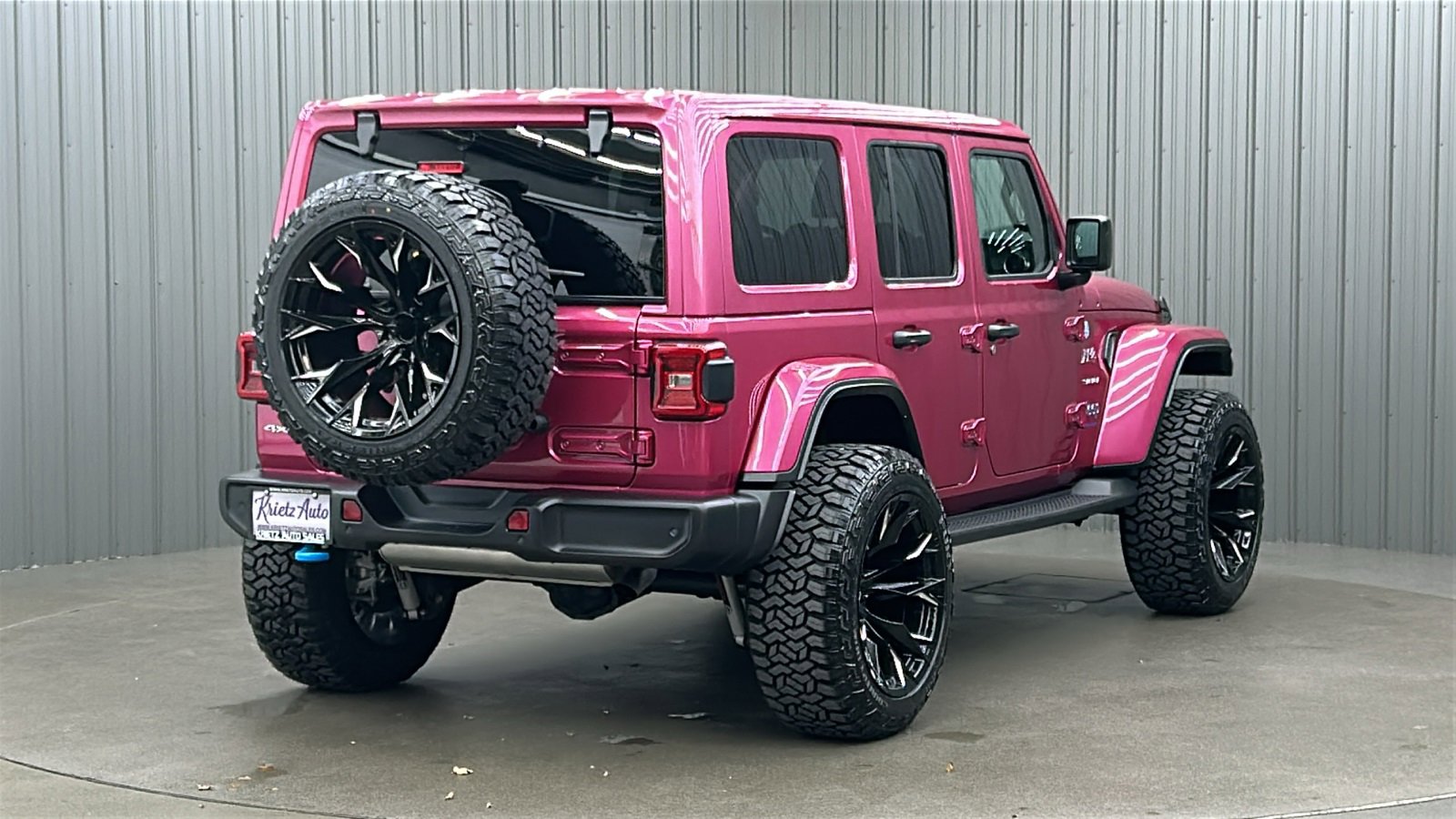 Used 2024 Jeep Wrangler Unlimited Sahara w/ Safety Group image 5