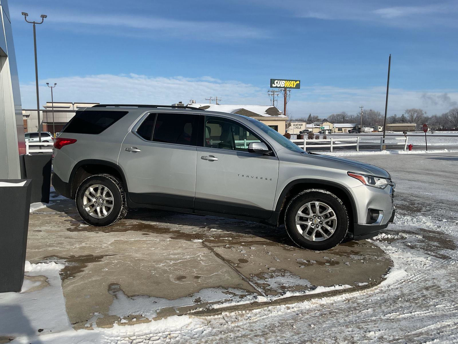Used 2020 Chevrolet Traverse LT image 4