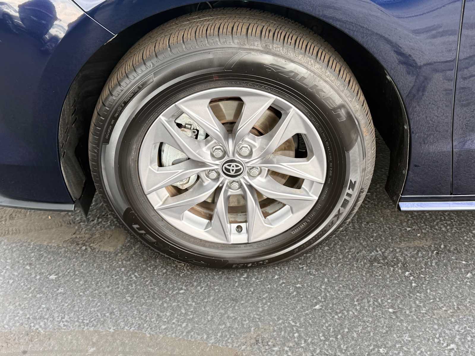 Certified 2026 Toyota Sienna LE AWD/4WD image 10
