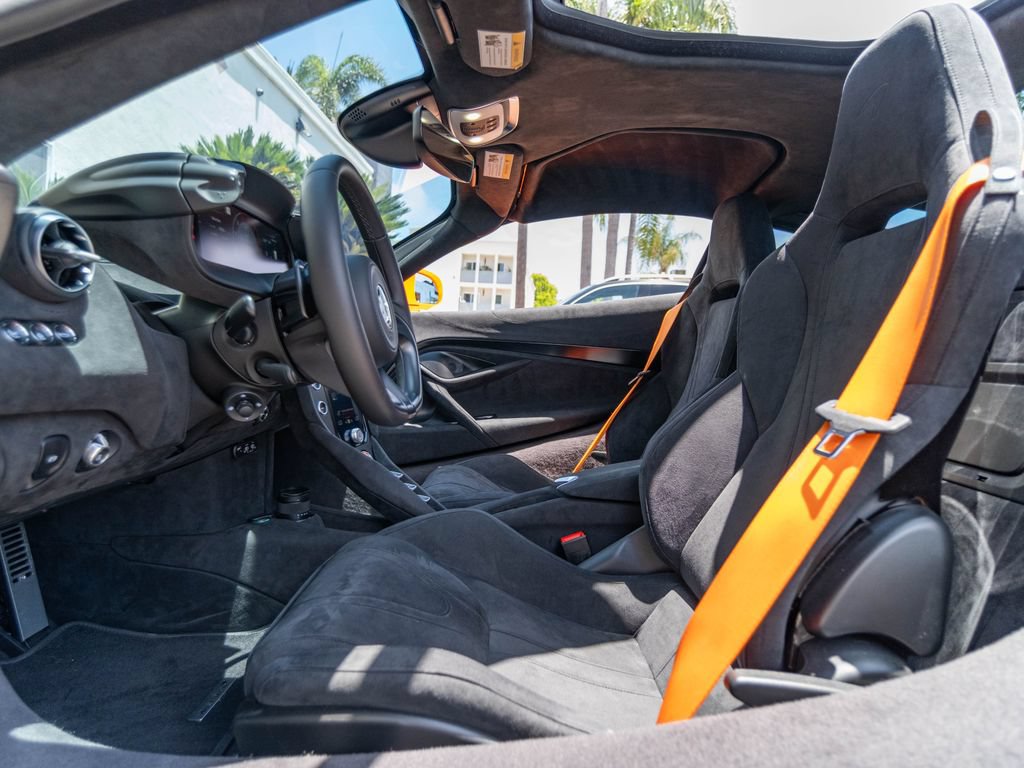 Used 2025 McLaren 750S RWD image 10