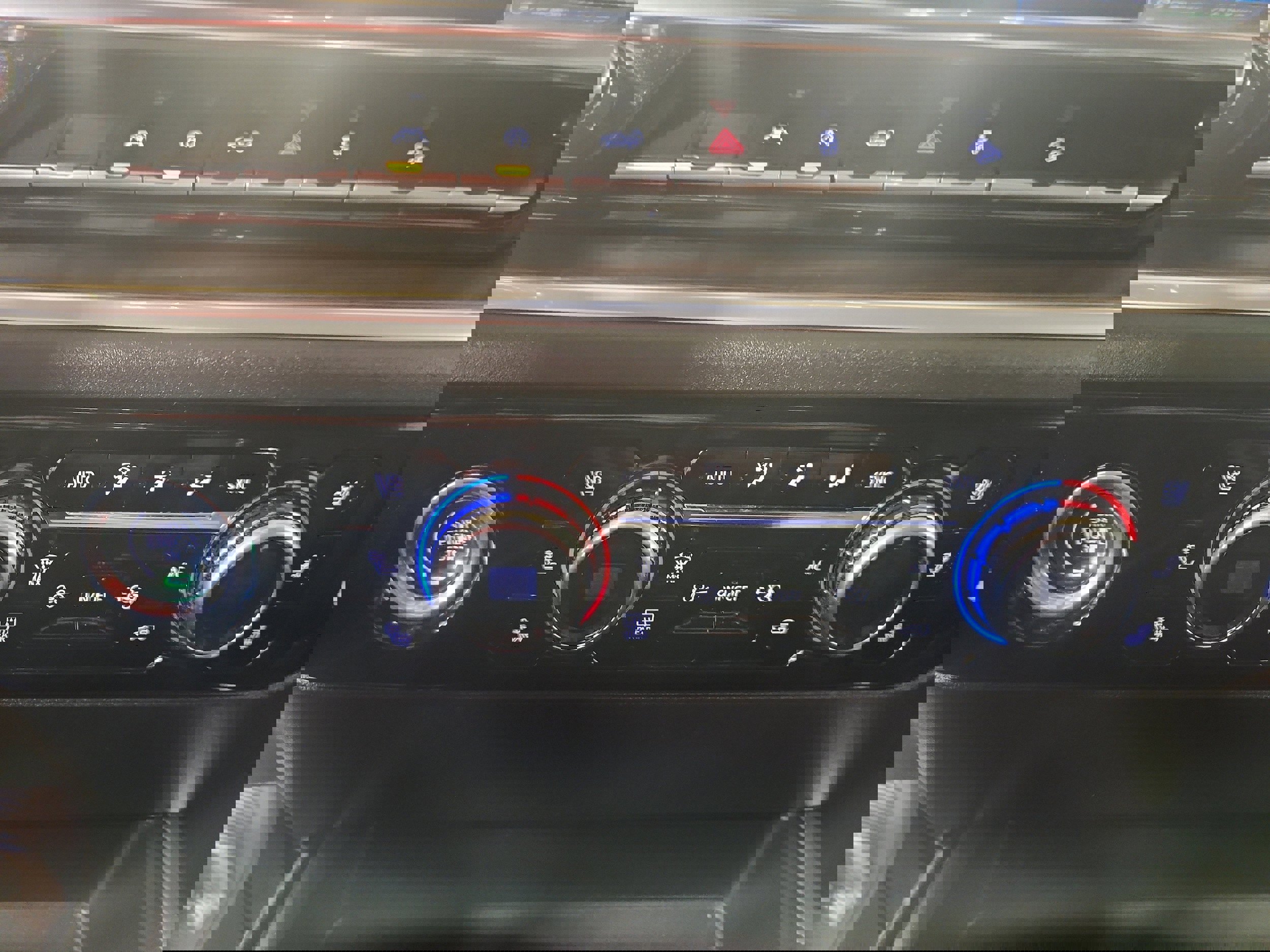 Used 2023 GMC Sierra 1500 SLT w/ SLT Premium Package image 18