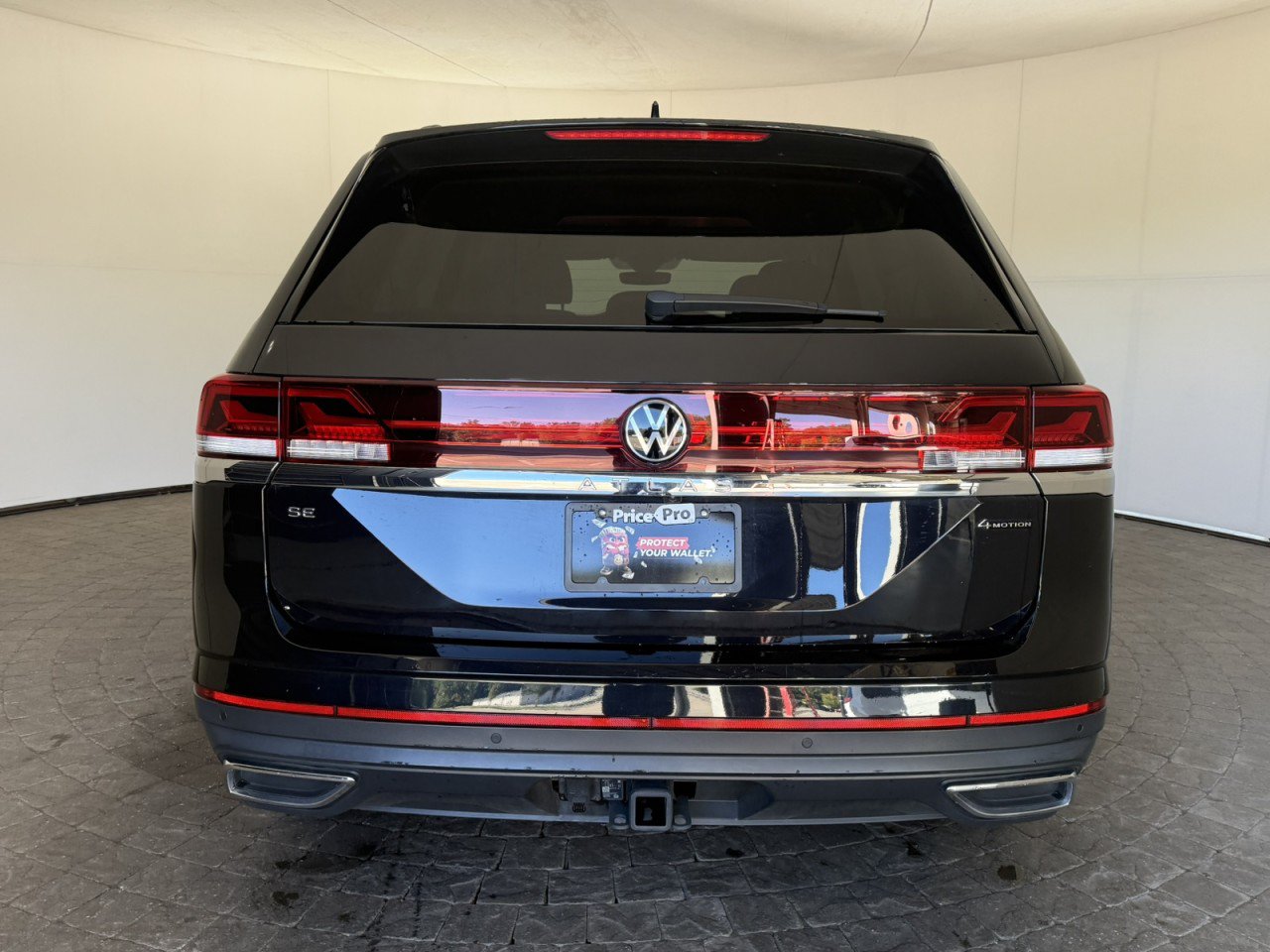 Used 2025 Volkswagen Atlas SE AWD/4WD image 6