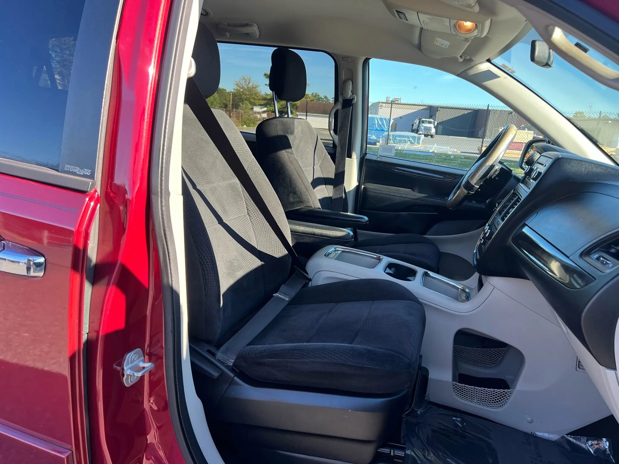 Used 2014 Dodge Grand Caravan SXT image 11