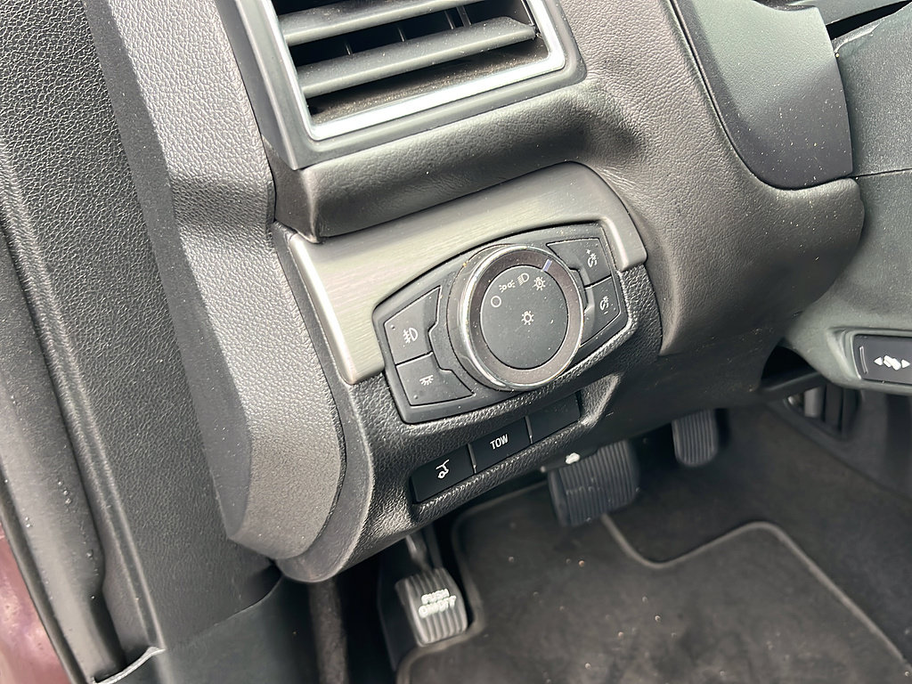 Used 2018 Ford Explorer Platinum AWD/4WD image 24