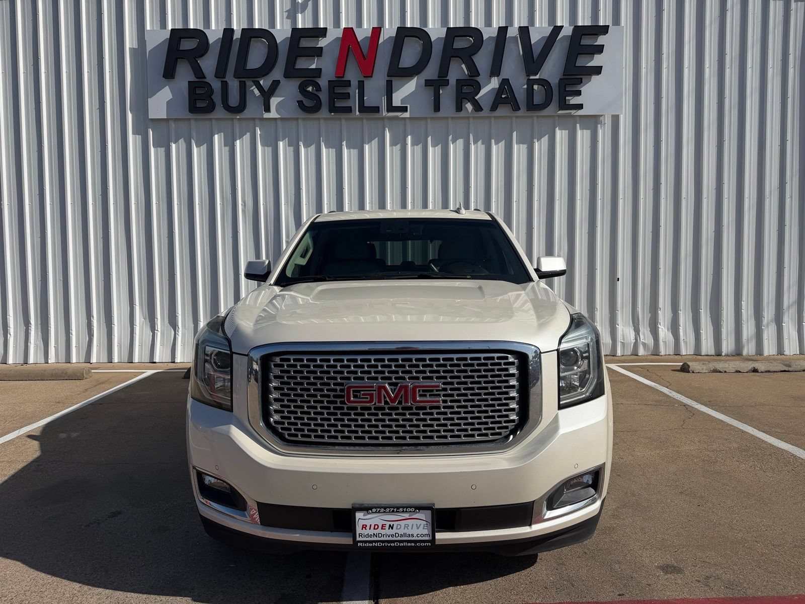 Used 2015 GMC Yukon Denali w/ Open Road Package AWD/4WD image 11