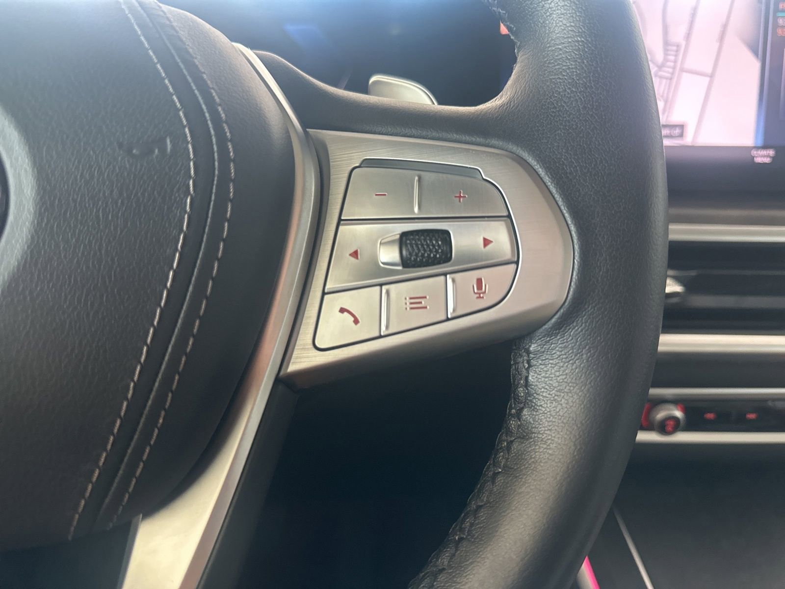 Certified 2023 BMW X7 xDrive40i w/ Premium Package image 28