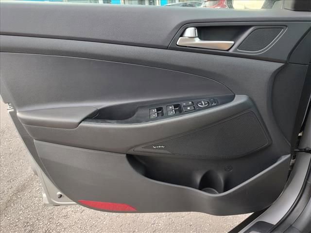 Used 2021 Hyundai Tucson Limited image 14