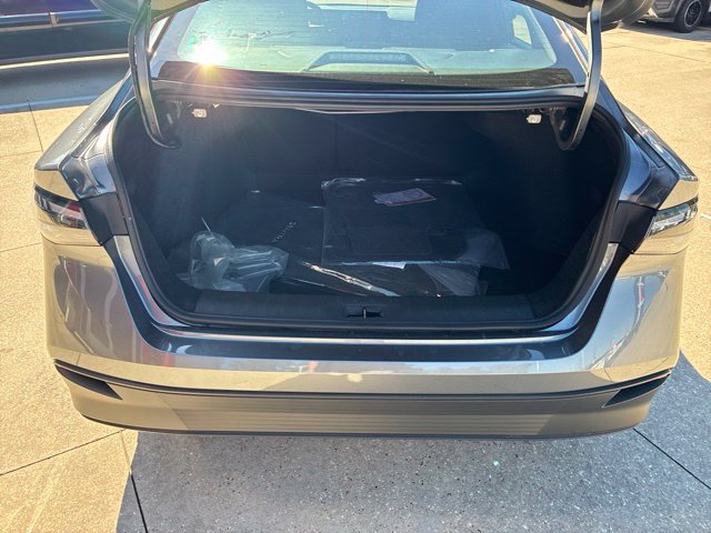 Used 2027 Nissan Sentra SV w/ Floor Mat Package FWD image 8