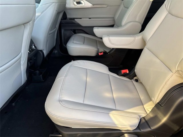 New 2026 Ford Explorer Active w/ Active Comfort Package image 15