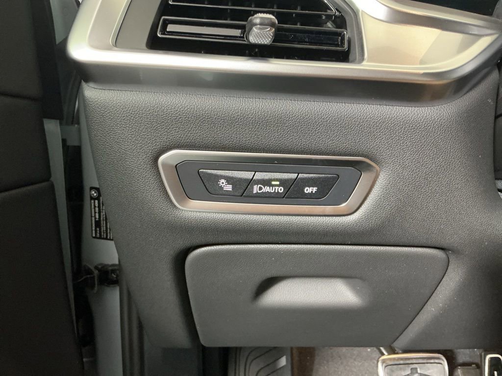 Used 2026 BMW X7 xDrive40i w/ M Sport Package image 20